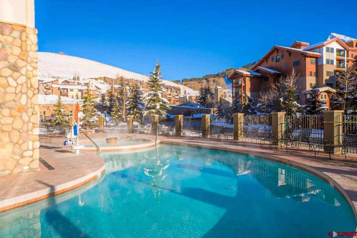 Studio 211 - Perfect Location With Pool And Hot Tub 克雷斯特德比特 外观 照片